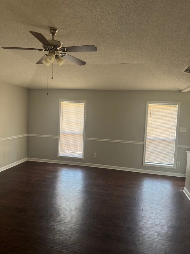 Building Photo - 5979 Cherry Creek Ln