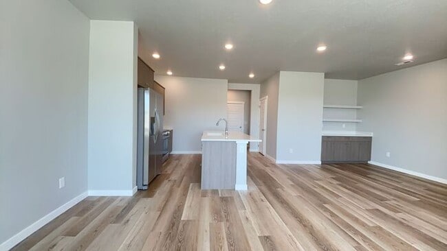 Building Photo - Roe Street Townhomes