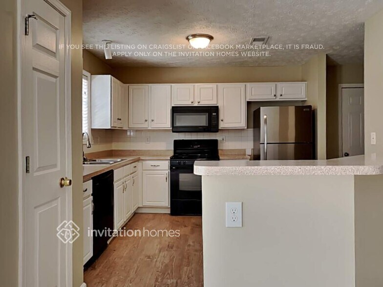 Building Photo - 4465 High Gate Dr NW