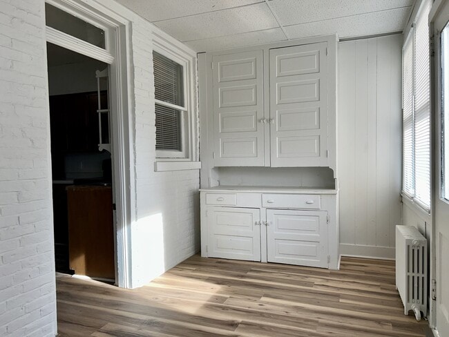 Building Photo - 19 E 3rd St