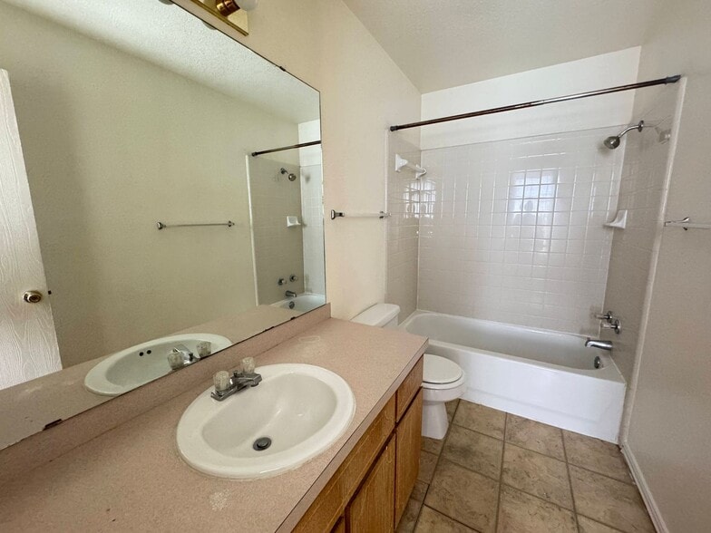 Building Photo - 4505 Deek Dr