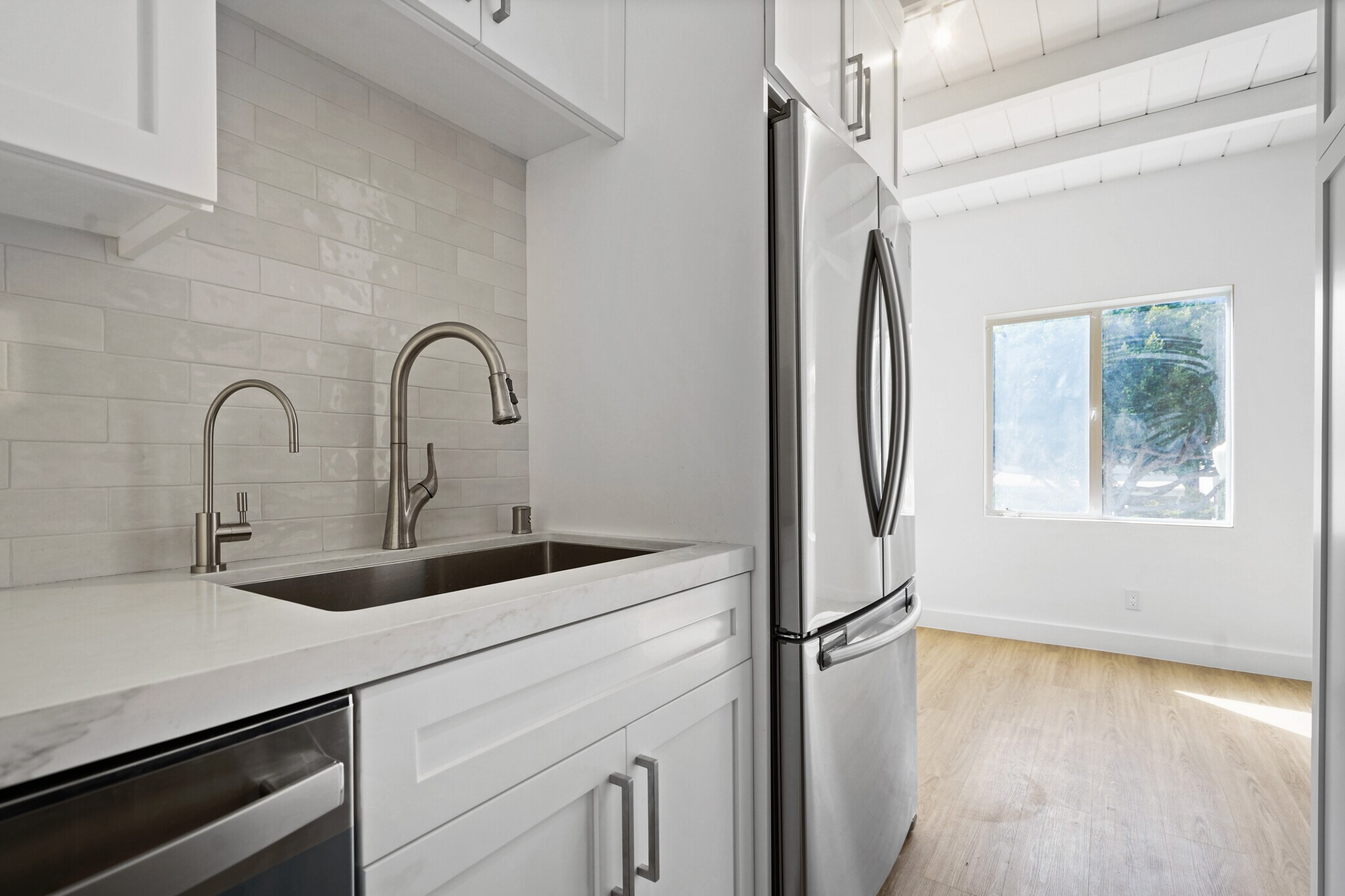 Building Photo - 920 Marine St