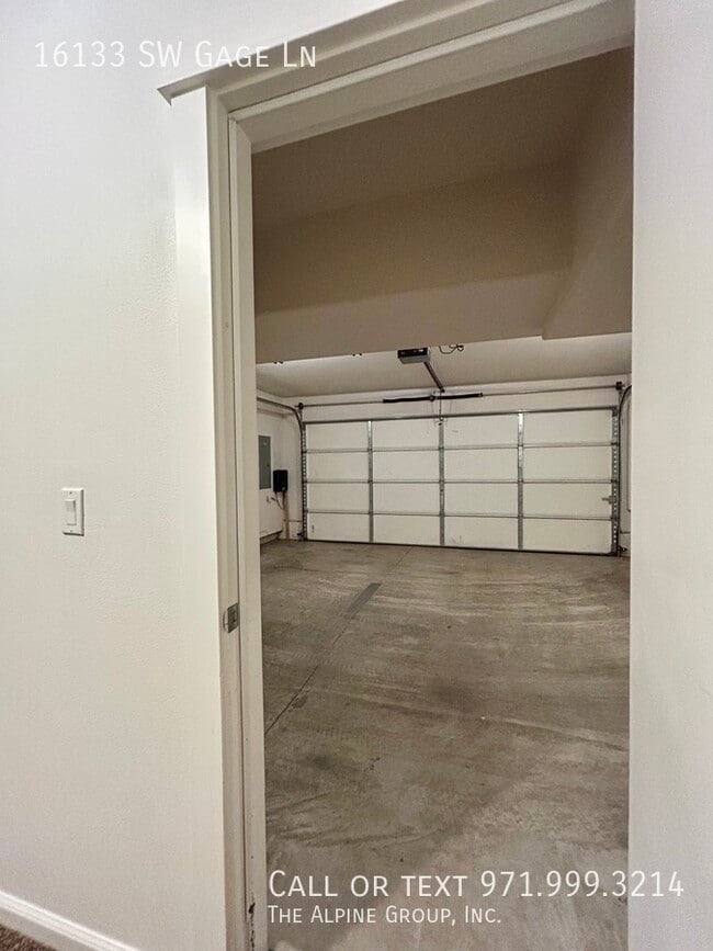 Building Photo - 16133 SW Gage Ln