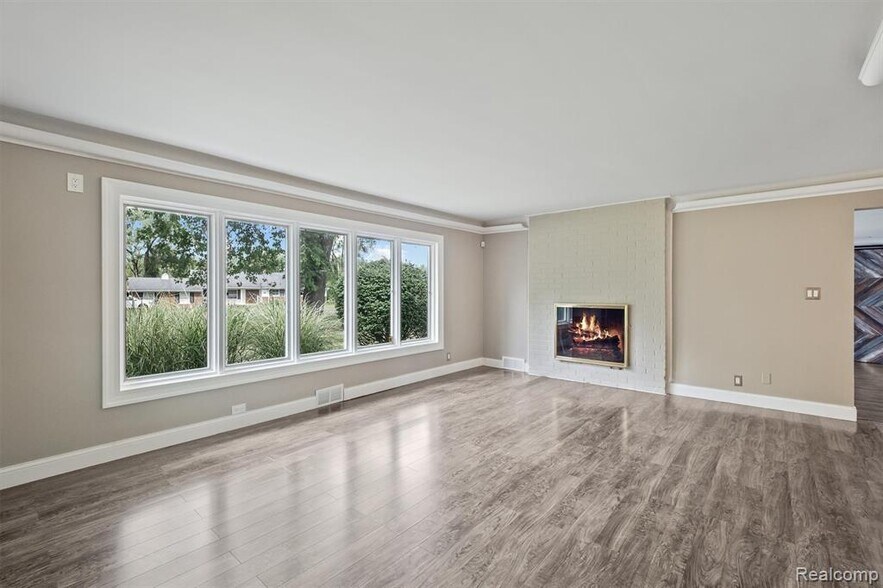 Building Photo - 3275 Chickering Ln