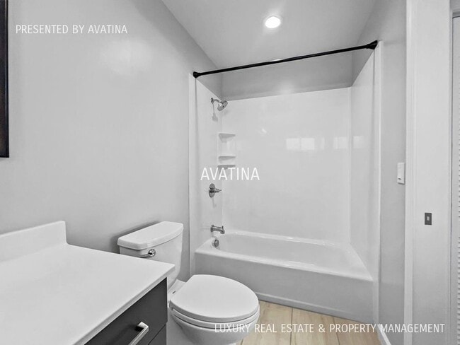 Building Photo - 2976 Kamakini St