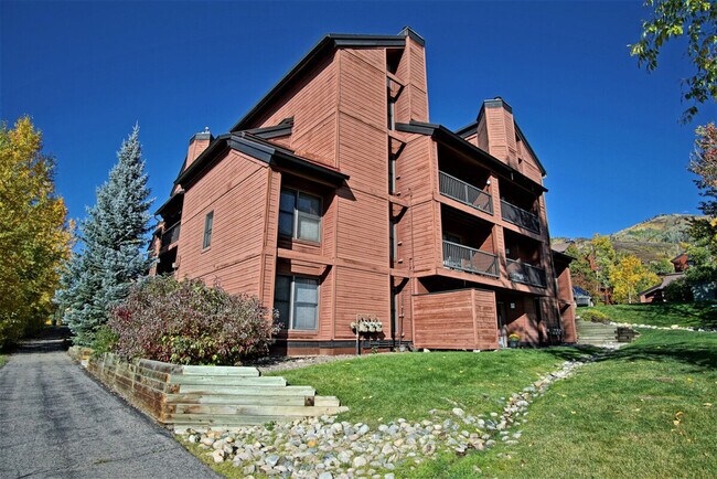 Building Photo - 2015 Walton Creek Rd