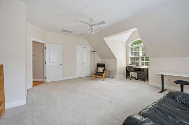 Building Photo - 4 Bed/3 Full Bath Furnished Home in Cary!