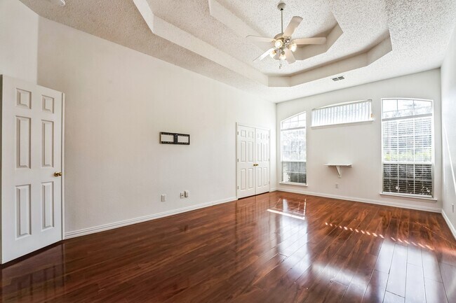 Building Photo - 5512 Charleston Dr
