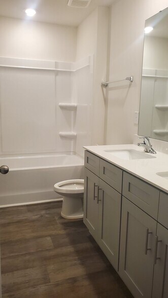 Building Photo - 1124 Broholmer Ln