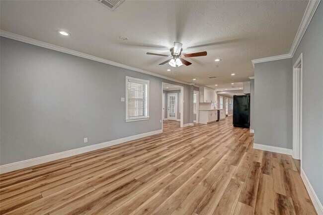 Building Photo - 4038 Cheena Dr