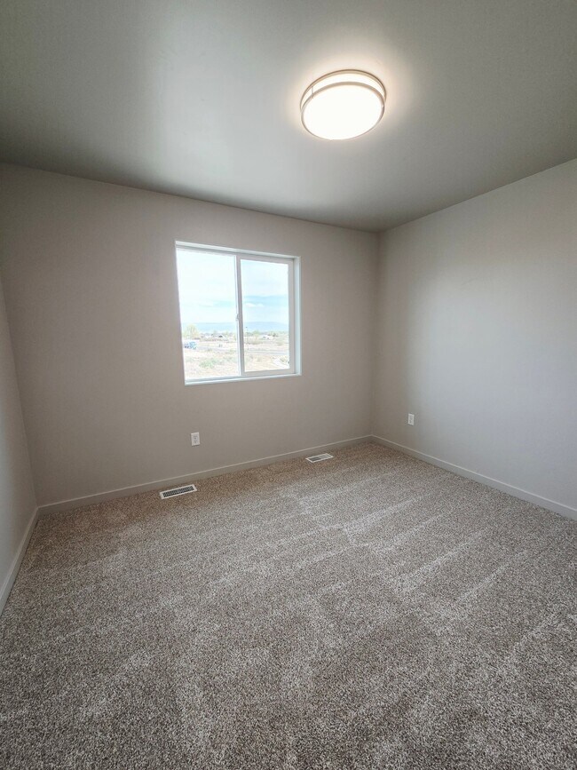 Building Photo - 2786 Caspian Wy