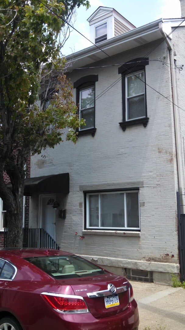 Building Photo - 49 S 11th St