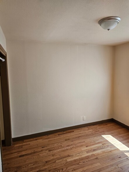 Building Photo - 7825 W Hampton Ave