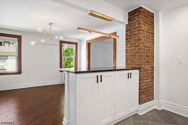 Building Photo - 225 Elmwood Ave