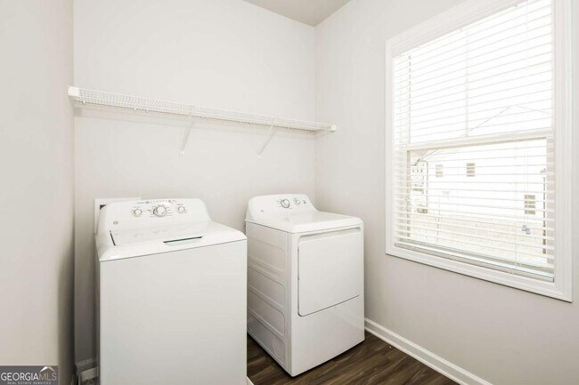 Building Photo - 5379 Fox Den Rd