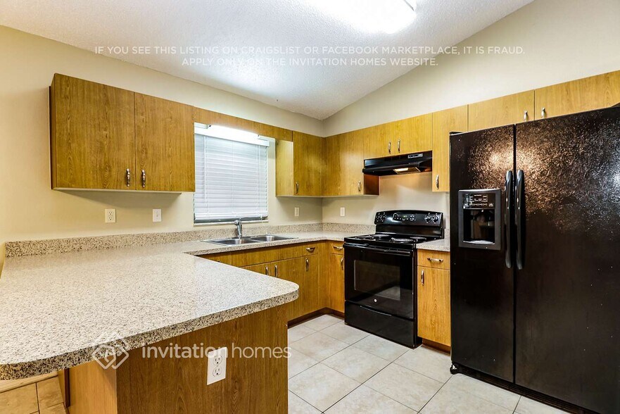 Building Photo - 7840 Arms Dr