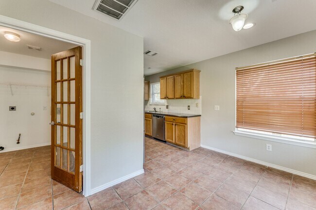 Building Photo - Recently updated home in Pflugerville