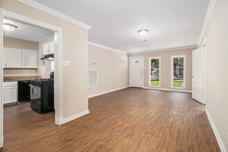 Building Photo - 5235 Kingsbury St