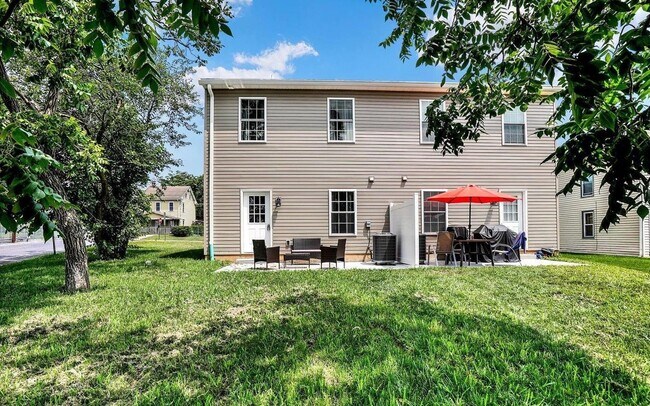 Building Photo - 2420 Lehman St