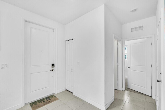 Building Photo - 235 SE Woodbark St