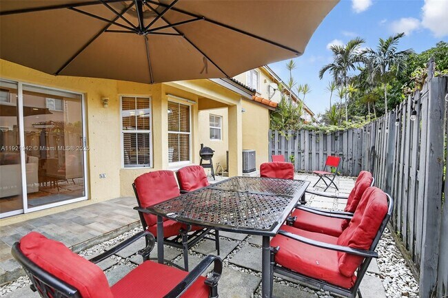 Building Photo - 14076 S Forest Oak Cir