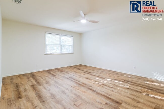 Building Photo - 130 Valley Club Cir