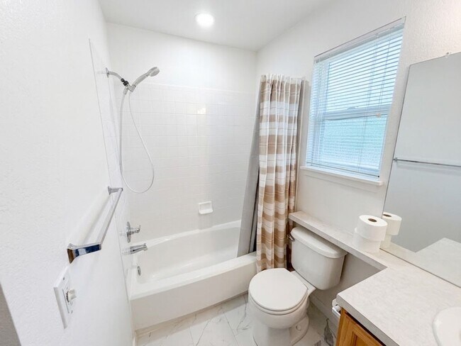Building Photo - 2089 N Fork Dr