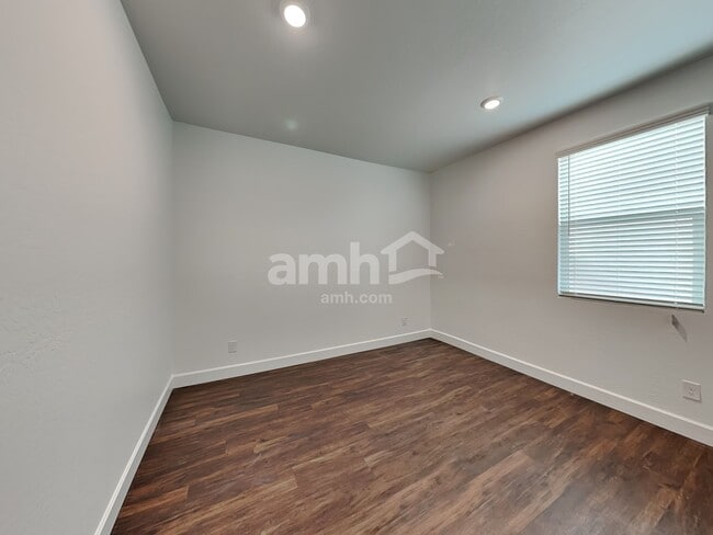 Building Photo - 2135 W Magdalena Lane