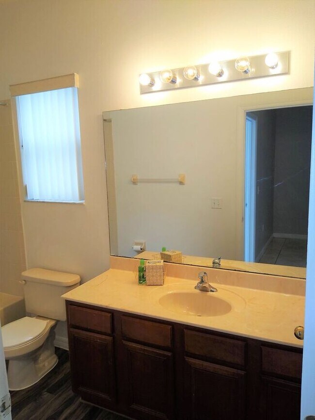 Building Photo - Single Family Home in Poinciana