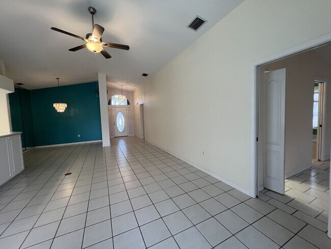 Building Photo - $2,095 ** AVAIL 9/1/25 ** LAKE SUZY ** 3 Bed / 2 Bath, Single Family Home with Lake View