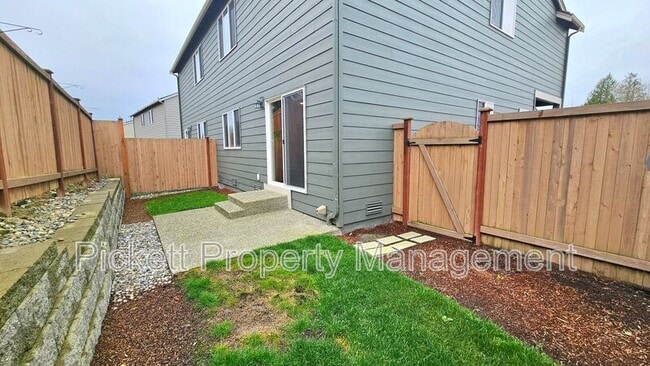 Building Photo - 6540 Yorktown Pl NE