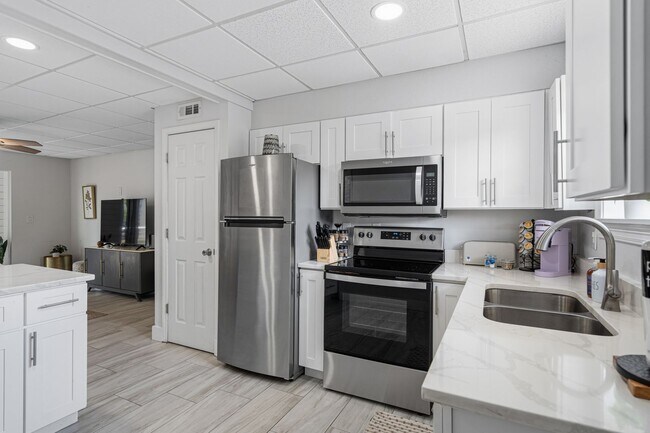 Building Photo - 334 Bluefish Dr