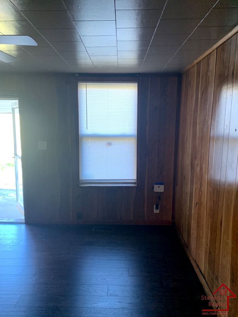 Building Photo - 2110 Brown Ave