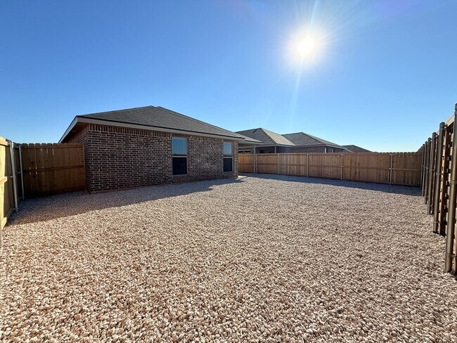 Building Photo - 6309 Poppy Dr