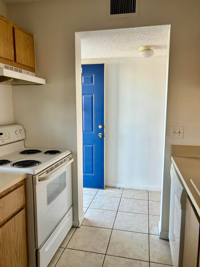 Building Photo - 8540 N Sherman Cir