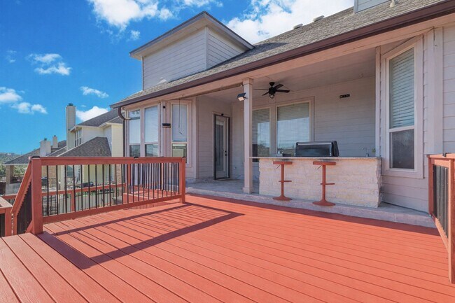 Building Photo - GORGEOUS 4 BED / 2 BATH HOUSE FOR RENT!