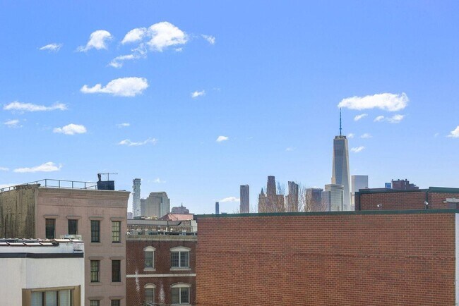 Building Photo - 231 Grand St