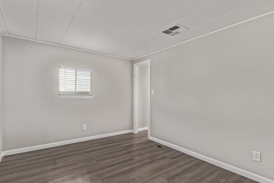 Building Photo - 303 S Recker Rd