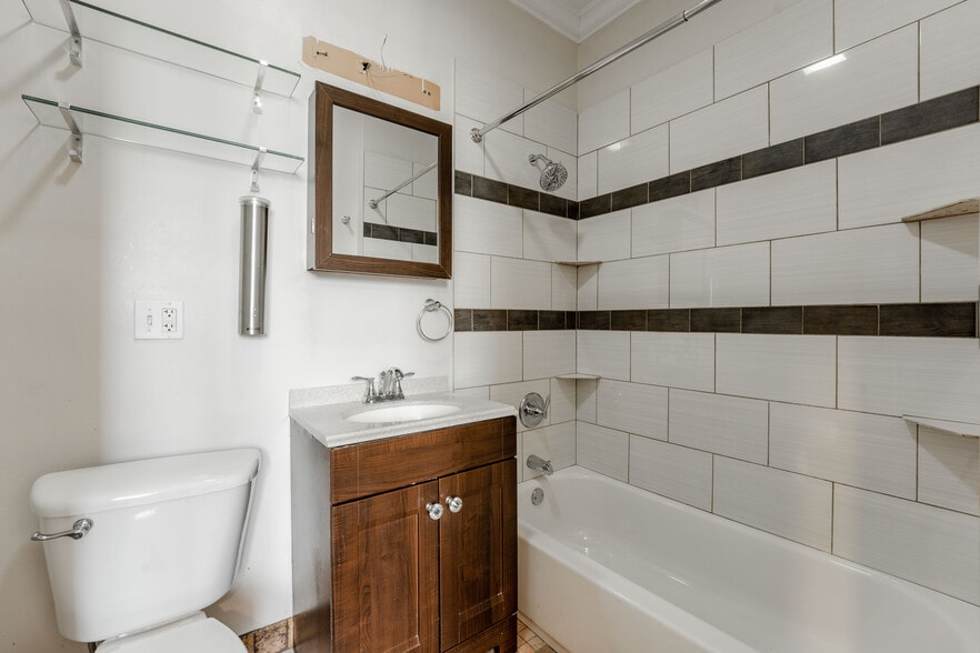 Building Photo - 2609 W Thomas St