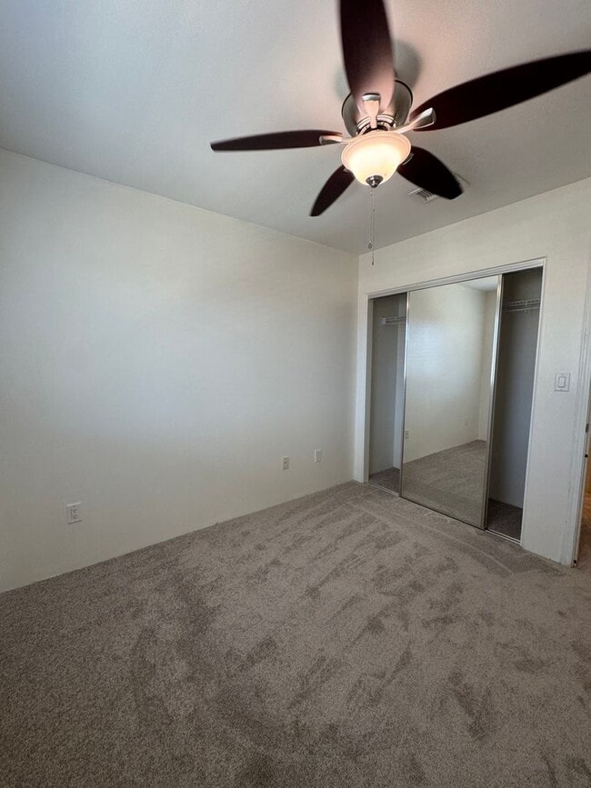 Building Photo - Stunning  3-Bedroom/2.5-Bath - $4000.00 Lo...
