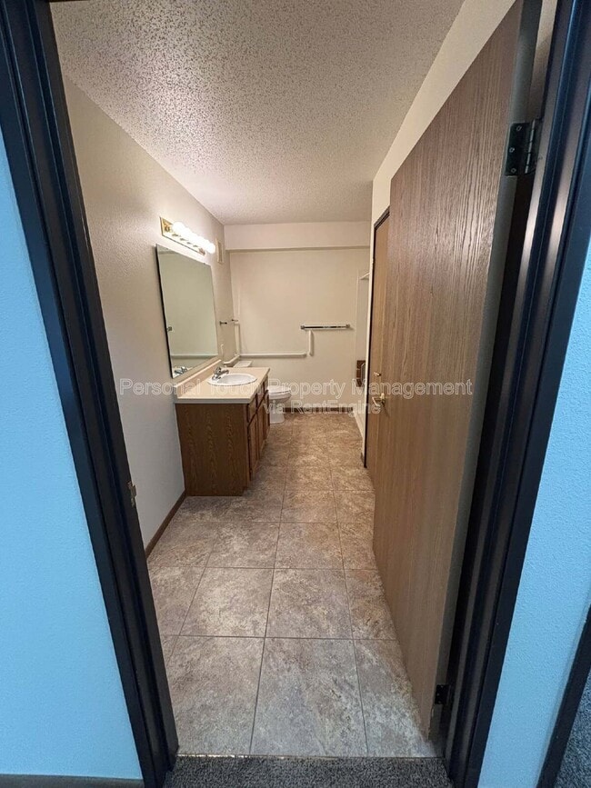 Building Photo - 455 22nd St E