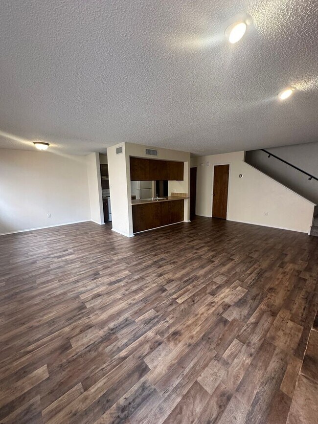 Building Photo - 313 Innsdale Terrace