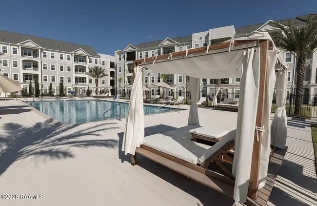 Building Photo - 1521 Camellia Blvd