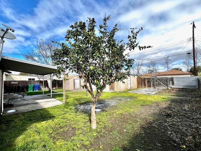 Building Photo - 214 Faber St