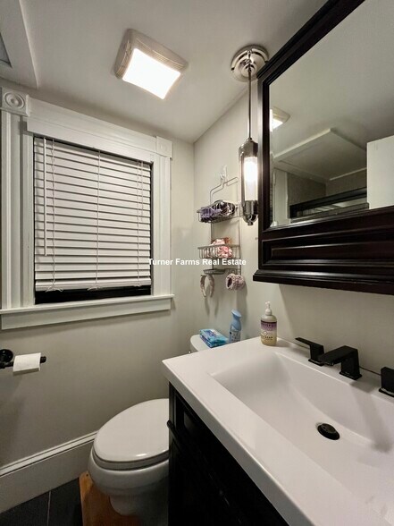 Building Photo - 1520 Tremont St