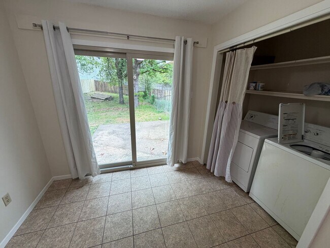 Building Photo - 12 Southland Ct