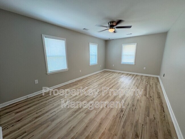 Building Photo - 5613 Pollman St