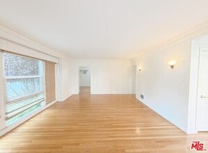 Building Photo - 442 Kelton Ave