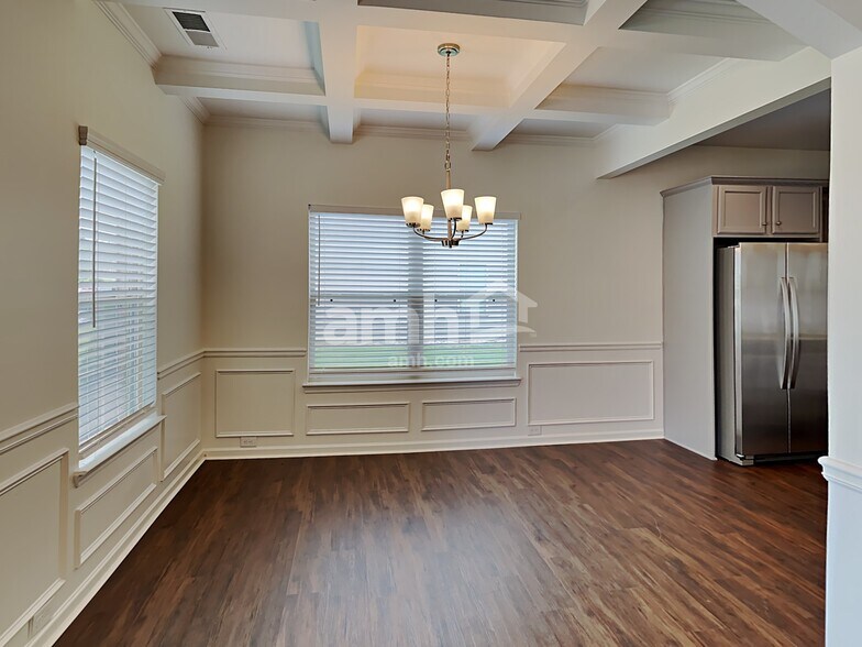 Building Photo - 731 Hot Springs Trail