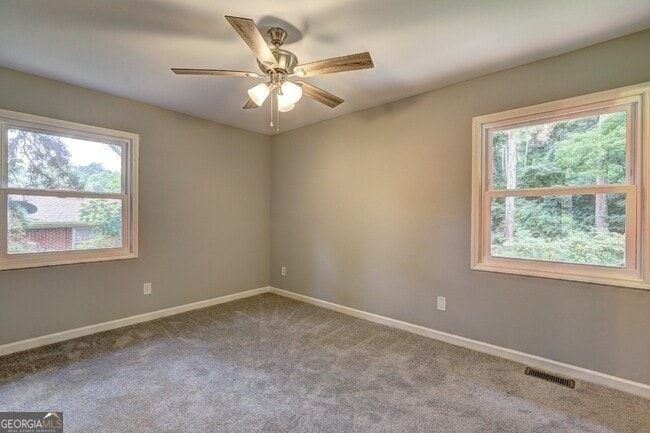 Building Photo - 215 Fond Ct